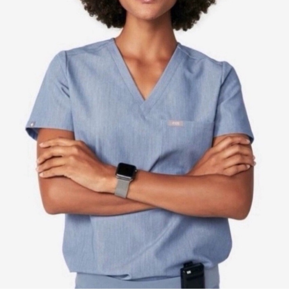 figs catarina one pocket scrub top